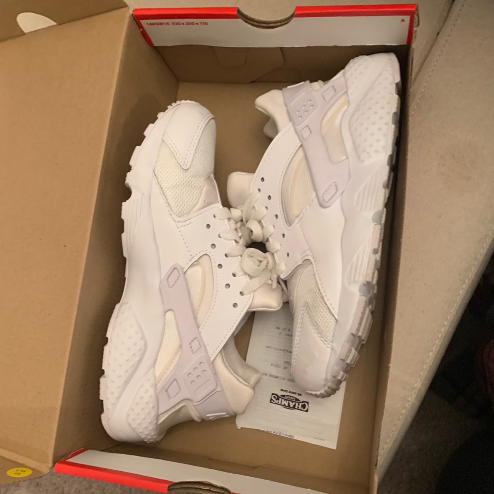 White Nike Hurrache
